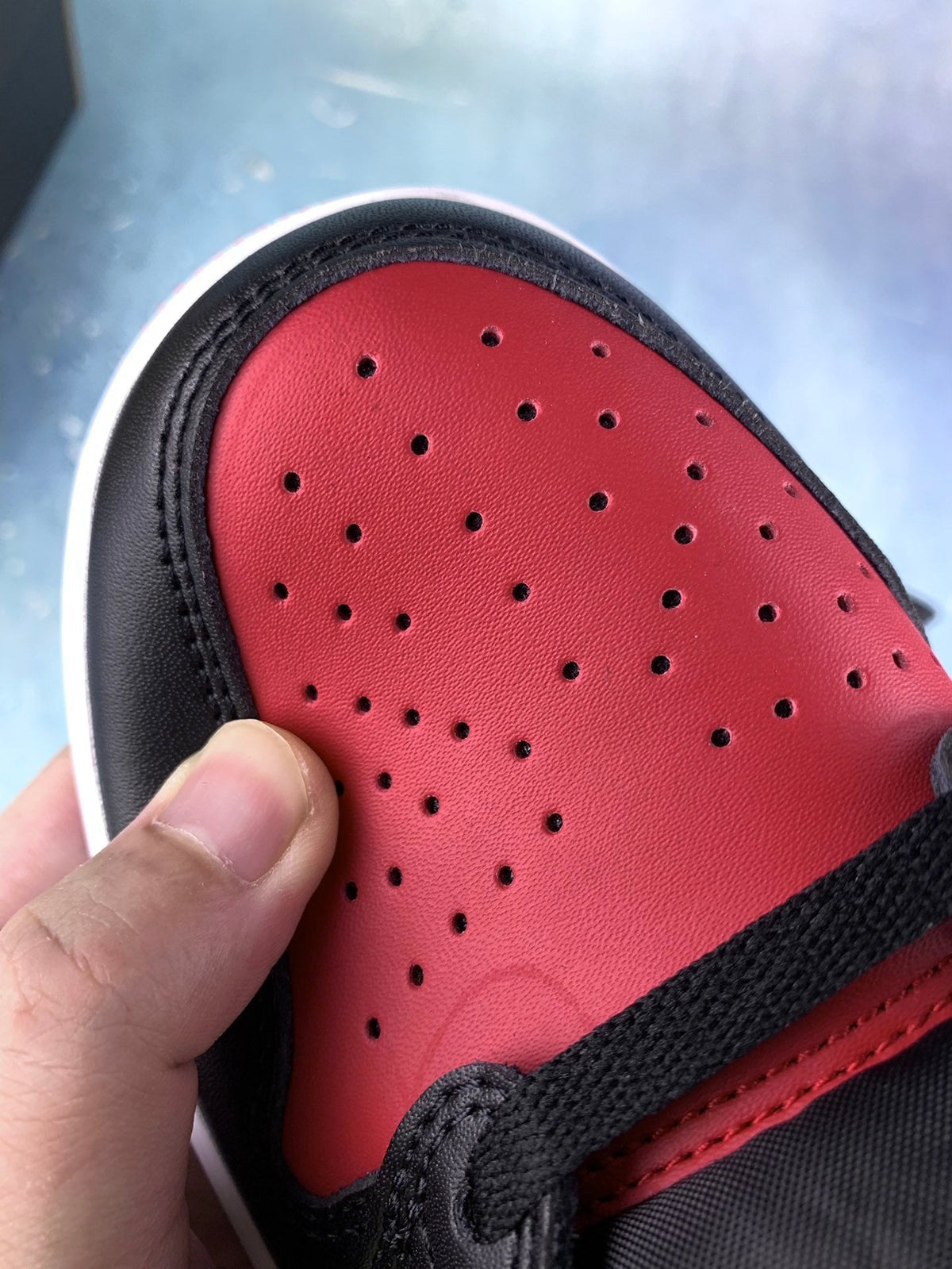 Air Jordan 1 Low Bred Black/Red 705329-001 Unisex Sneakers