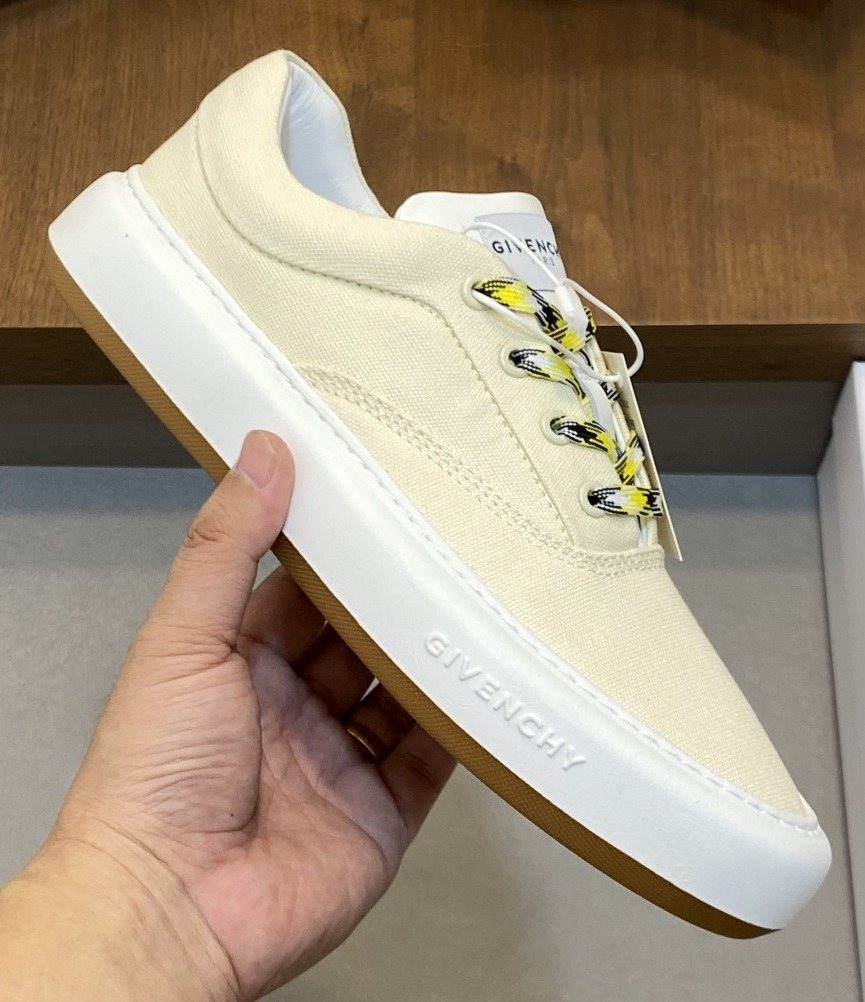 Givenchy Cream Low-Top Sneakers