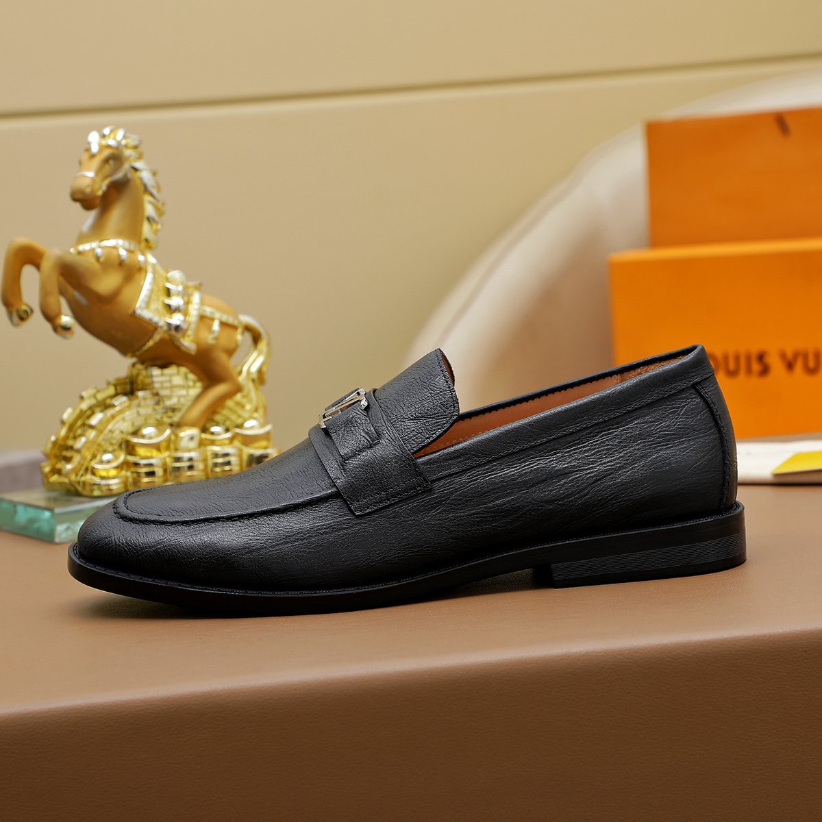 Louis Vuitton Men's Black Textured Hardware Loafers