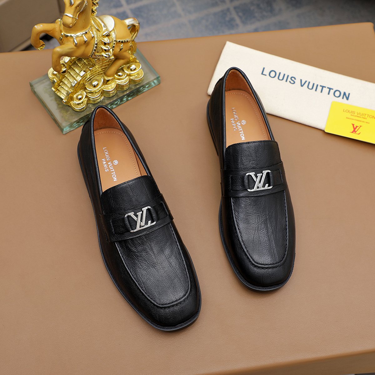 Louis Vuitton Men's Black Textured Hardware Loafers