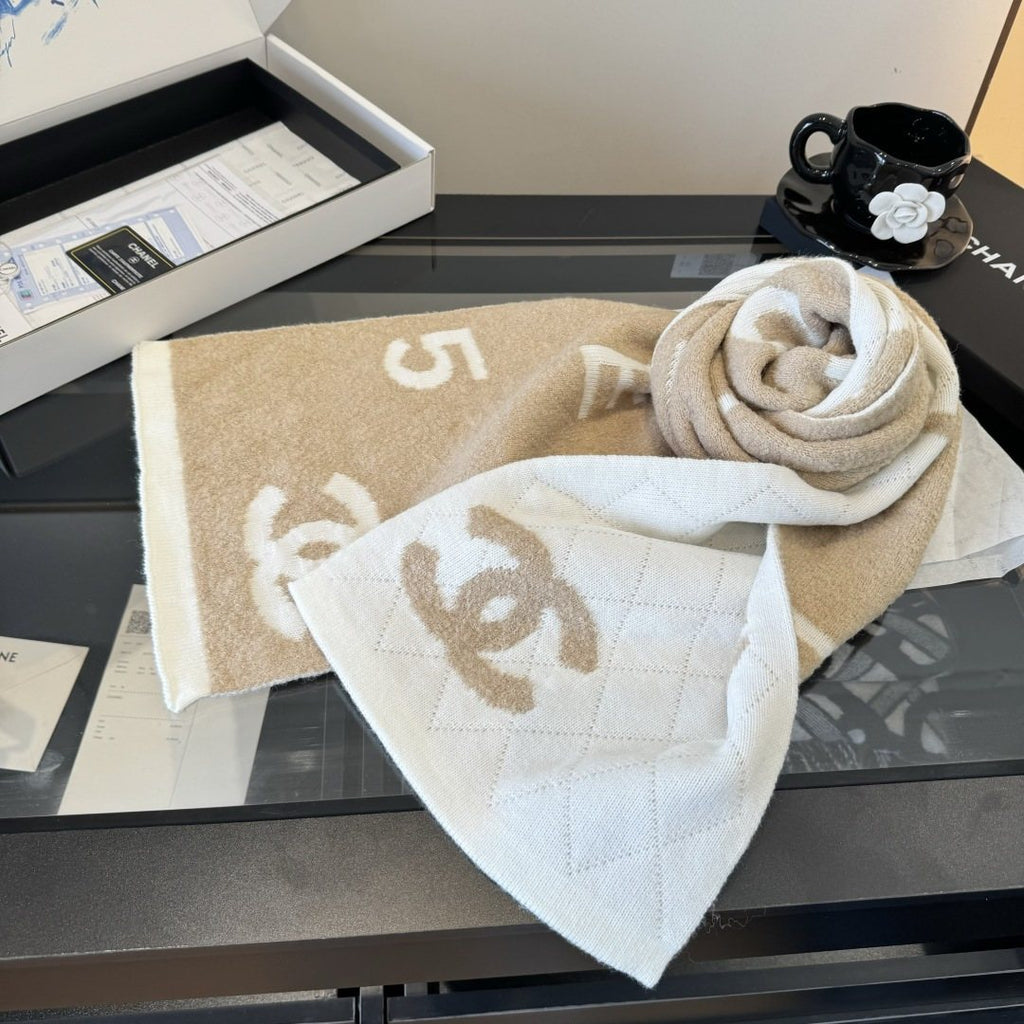 Chanel Logo Motif Knit Scarf