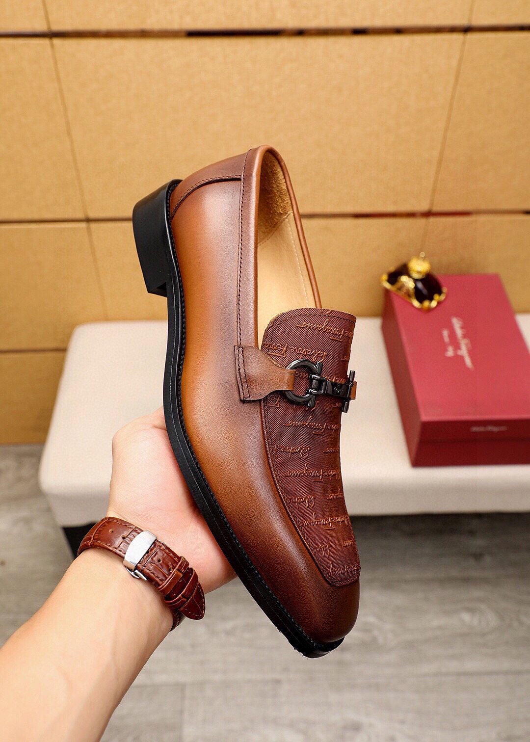Ferragamo Men's Textured Leather Loafers - Low-Profile Sole