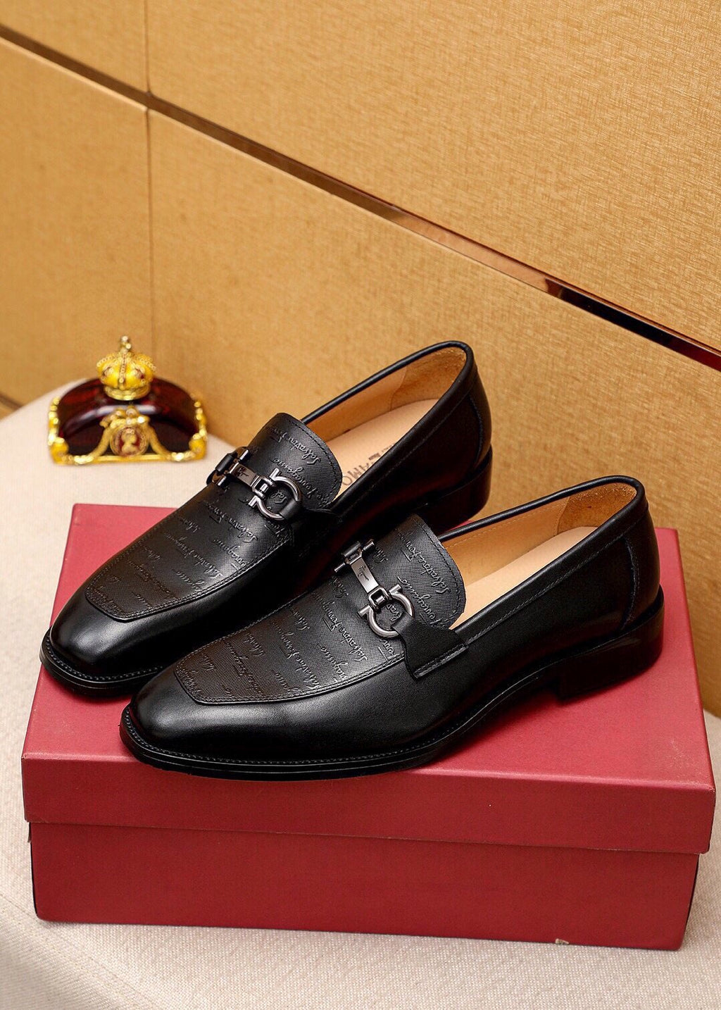 Ferragamo Men's Textured Leather Loafers - Low-Profile Sole