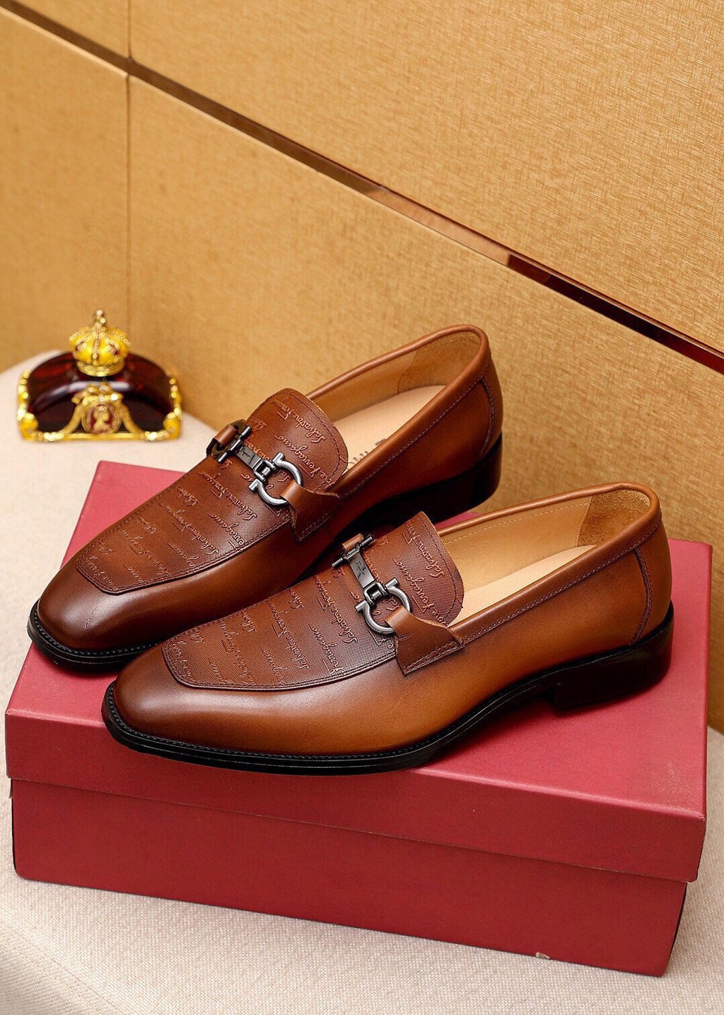 Ferragamo Men's Textured Leather Loafers - Low-Profile Sole