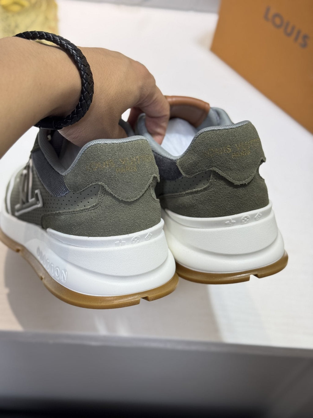 Louis Vuitton LV-Detail Low-Top Sneakers